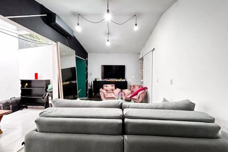 Casa para alugar com 196m², 4 quartos e sem vaga