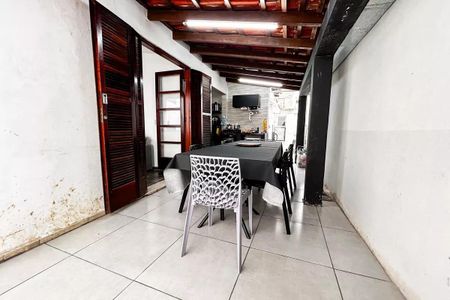 Casa para alugar com 196m², 4 quartos e sem vaga