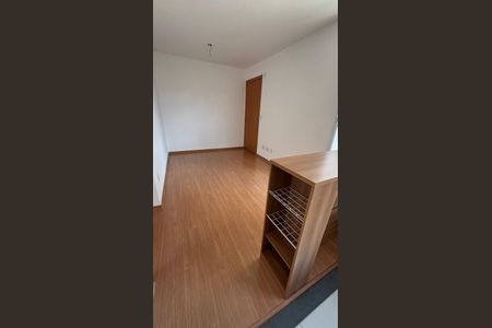 Sala de apartamento para alugar com 2 quartos, 45m² em Residencial Alvaluz, Aparecida de Goiânia