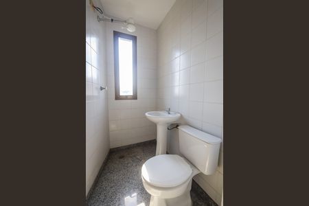 Apartamento à venda com 138m², 3 quartos e 3 vagas Apartamento à venda com 138m², 3 quartos e 3 vagasBanheiro de serviço