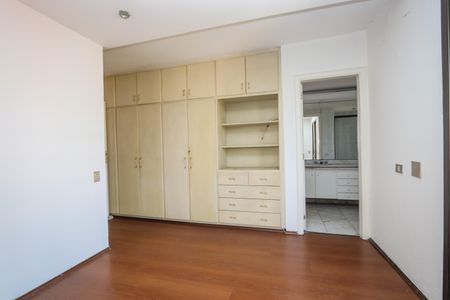 Apartamento à venda com 138m², 3 quartos e 3 vagas Apartamento à venda com 138m², 3 quartos e 3 vagasSuite