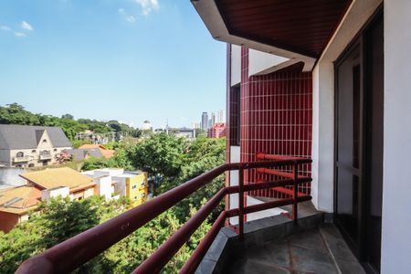 Apartamento à venda com 138m², 3 quartos e 3 vagas Apartamento à venda com 138m², 3 quartos e 3 vagasVaranda
