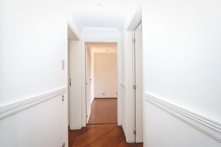 Apartamento à venda com 138m², 3 quartos e 3 vagas Apartamento à venda com 138m², 3 quartos e 3 vagasCorredor