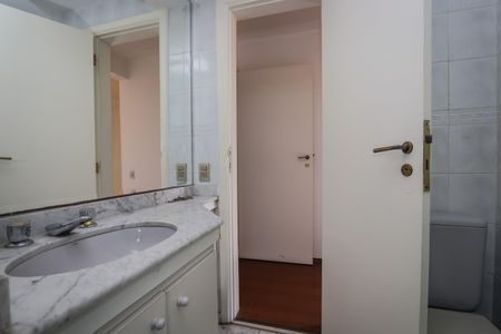 Apartamento à venda com 138m², 3 quartos e 3 vagas Apartamento à venda com 138m², 3 quartos e 3 vagasBanheiro da Suite 3