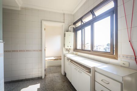 Apartamento à venda com 138m², 3 quartos e 3 vagas Apartamento à venda com 138m², 3 quartos e 3 vagasÁrea de Serviço