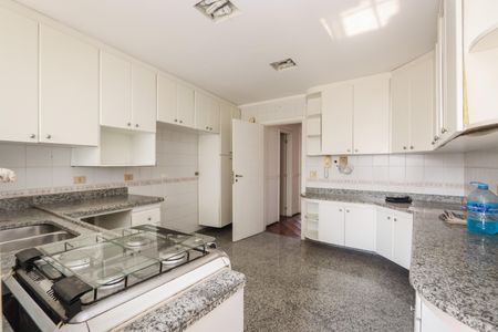 Apartamento à venda com 138m², 3 quartos e 3 vagas Apartamento à venda com 138m², 3 quartos e 3 vagasCozinha