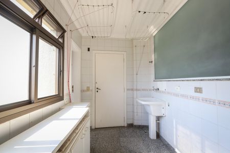 Apartamento à venda com 138m², 3 quartos e 3 vagas Apartamento à venda com 138m², 3 quartos e 3 vagasÁrea de Serviço