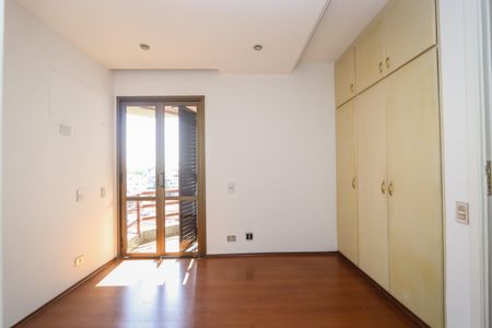 Apartamento à venda com 138m², 3 quartos e 3 vagas Apartamento à venda com 138m², 3 quartos e 3 vagasSuite 2