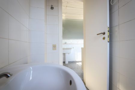 Apartamento à venda com 138m², 3 quartos e 3 vagas Apartamento à venda com 138m², 3 quartos e 3 vagasBanheiro de serviço