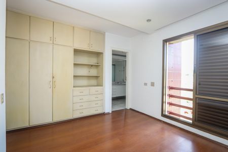 Apartamento à venda com 138m², 3 quartos e 3 vagas Apartamento à venda com 138m², 3 quartos e 3 vagasSuite