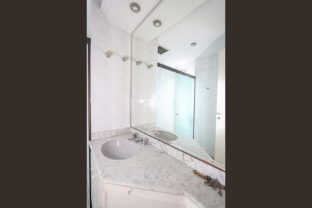 Apartamento à venda com 138m², 3 quartos e 3 vagas Apartamento à venda com 138m², 3 quartos e 3 vagasBanheiro da Suite 3