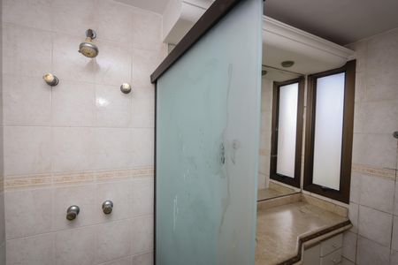 Apartamento à venda com 138m², 3 quartos e 3 vagas Apartamento à venda com 138m², 3 quartos e 3 vagasBanheiro da Suite 2