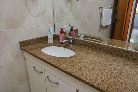 Casa de condomínio à venda com 87m², 2 quartos e 1 vaga Casa de condomínio à venda com 87m², 2 quartos e 1 vagaBanheiro