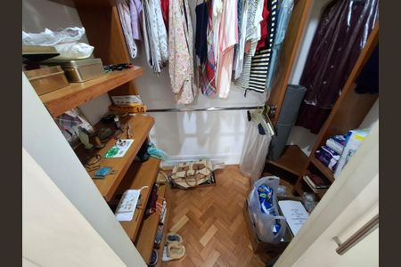 Apartamento à venda com 110m², 2 quartos e sem vaga Apartamento à venda com 110m², 2 quartos e sem vagaCloset