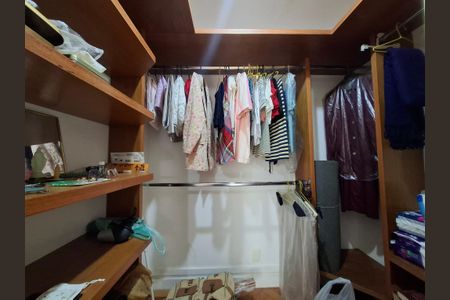 Apartamento à venda com 110m², 2 quartos e sem vaga Apartamento à venda com 110m², 2 quartos e sem vagaCloset