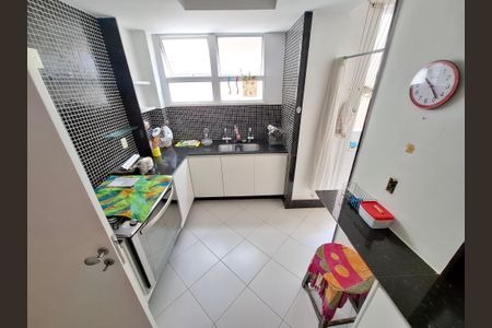 Apartamento à venda com 110m², 2 quartos e sem vaga Apartamento à venda com 110m², 2 quartos e sem vagaCozinha