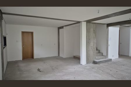 Casa à venda com 4 quartos, 430m² em Jardim Cordeiro, São Paulo