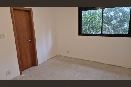 Casa à venda com 4 quartos, 430m² em Jardim Cordeiro, São Paulo