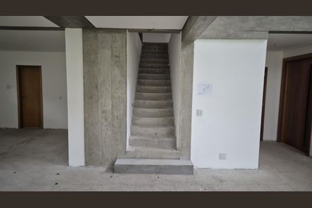 Casa à venda com 4 quartos, 430m² em Jardim Cordeiro, São Paulo
