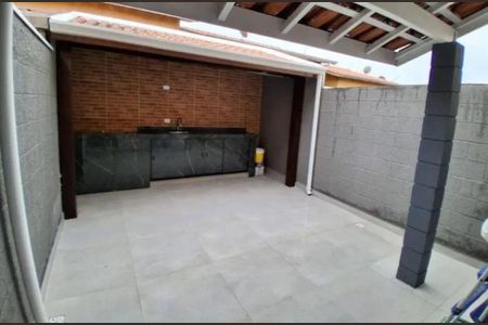 Casa de condomínio para alugar com 70m², 2 quartos e 2 vagas Casa de condomínio para alugar com 70m², 2 quartos e 2 vagasChurrasqueira