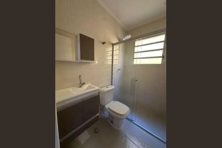 Casa de condomínio para alugar com 70m², 2 quartos e 2 vagas Casa de condomínio para alugar com 70m², 2 quartos e 2 vagasBanheiro