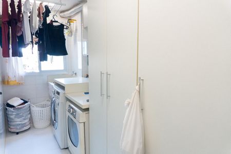 Apartamento à venda com 108m², 3 quartos e 3 vagas Apartamento à venda com 108m², 3 quartos e 3 vagasÁrea de Serviço