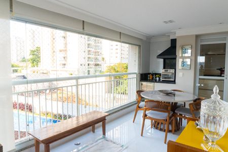 Sacada da Sala de apartamento à venda com 3 quartos, 108m² em Vila Alexandria, São Paulo