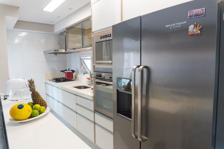 Apartamento à venda com 108m², 3 quartos e 3 vagas Apartamento à venda com 108m², 3 quartos e 3 vagasCozinha