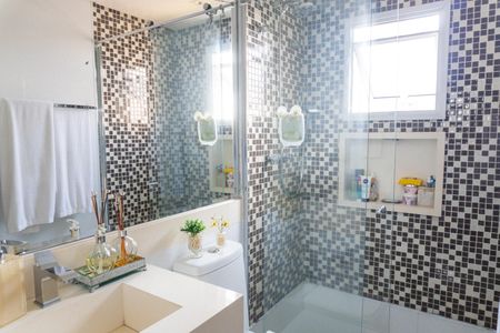 Apartamento à venda com 108m², 3 quartos e 3 vagas Apartamento à venda com 108m², 3 quartos e 3 vagasBanheiro da Suíte