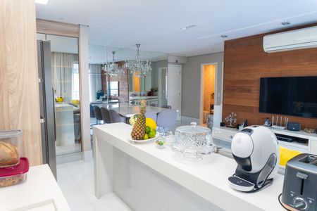 Apartamento à venda com 108m², 3 quartos e 3 vagas Apartamento à venda com 108m², 3 quartos e 3 vagasCozinha
