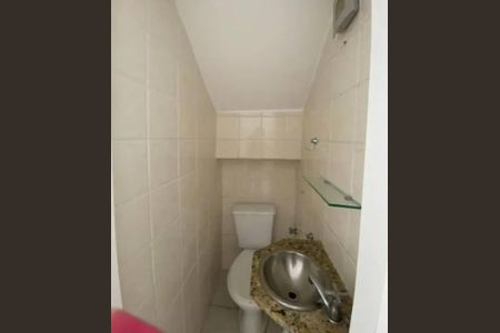 Casa de condomínio para alugar com 70m², 2 quartos e 2 vagasBanheiro