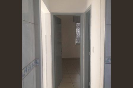 Corredor de apartamento para alugar com 2 quartos, 90m² em Gonzaga, Santos