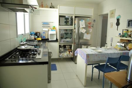 Apartamento à venda com 155m², 3 quartos e 3 vagasCozinha 