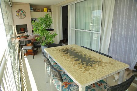 Apartamento à venda com 155m², 3 quartos e 3 vagasVaranda Gourmet da Sala