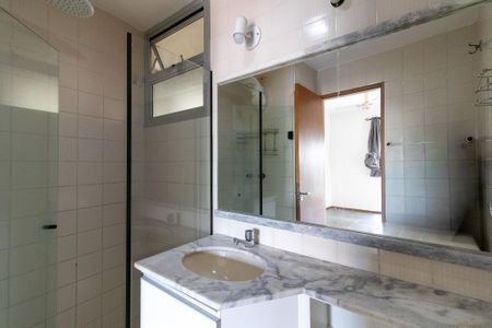 Apartamento à venda com 74m², 2 quartos e 1 vaga Apartamento à venda com 74m², 2 quartos e 1 vagaBanheiro da Suíte