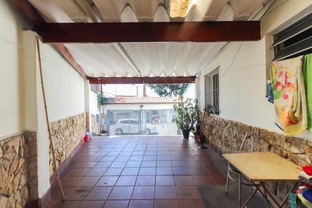 Casa à venda com 250m², 4 quartos e 3 vagas Casa à venda com 250m², 4 quartos e 3 vagasQuintal - Garagem
