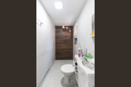 Casa à venda com 250m², 4 quartos e 3 vagas Casa à venda com 250m², 4 quartos e 3 vagasBanheiro Casa 1
