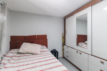 Casa à venda com 250m², 4 quartos e 3 vagas Casa à venda com 250m², 4 quartos e 3 vagasQuarto Casa 1