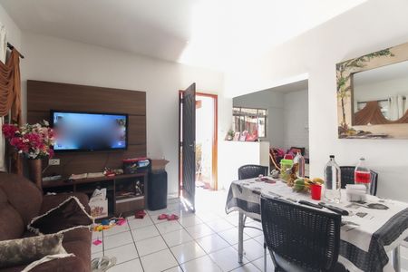 Casa à venda com 250m², 4 quartos e 3 vagas Casa à venda com 250m², 4 quartos e 3 vagasSala Casa 2
