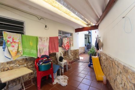 Casa à venda com 250m², 4 quartos e 3 vagas Casa à venda com 250m², 4 quartos e 3 vagasQuintal