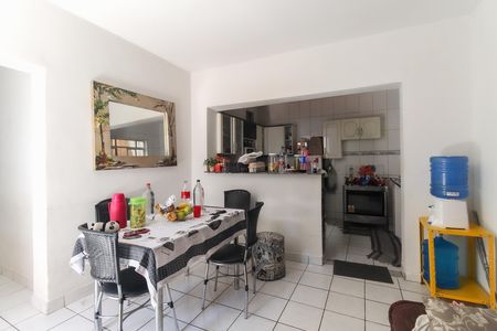 Casa à venda com 250m², 4 quartos e 3 vagas Casa à venda com 250m², 4 quartos e 3 vagasSala Casa 2