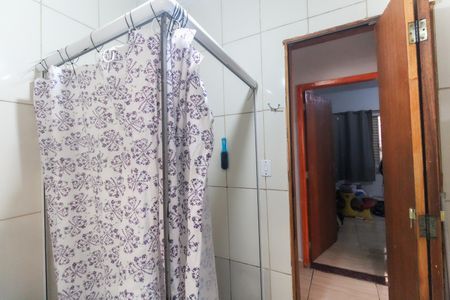 Casa à venda com 250m², 4 quartos e 3 vagas Casa à venda com 250m², 4 quartos e 3 vagasBanheiro