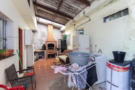 Casa à venda com 250m², 4 quartos e 3 vagas Casa à venda com 250m², 4 quartos e 3 vagasChurrasqueira - Área de Serviço