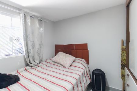 Casa à venda com 250m², 4 quartos e 3 vagas Casa à venda com 250m², 4 quartos e 3 vagasQuarto Casa 1
