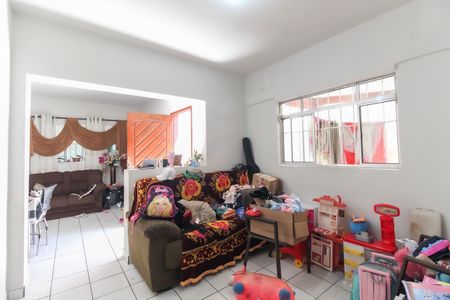 Casa à venda com 250m², 4 quartos e 3 vagas Casa à venda com 250m², 4 quartos e 3 vagasSala Casa 2