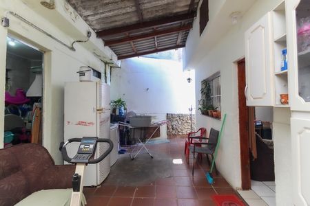Casa à venda com 250m², 4 quartos e 3 vagas Casa à venda com 250m², 4 quartos e 3 vagasChurrasqueira - Área de Serviço
