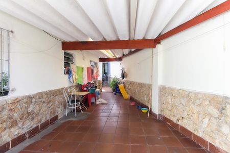 Casa à venda com 250m², 4 quartos e 3 vagas Casa à venda com 250m², 4 quartos e 3 vagasQuintal - Garagem