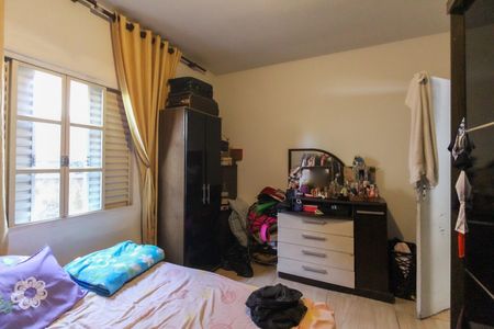 Casa à venda com 250m², 4 quartos e 3 vagas Casa à venda com 250m², 4 quartos e 3 vagasQuarto 2 Casa 2