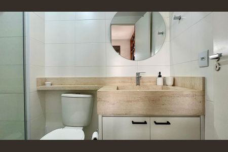 Banheiro da Suíte de kitnet/studio para alugar com 1 quarto, 27m² em Pinheiros, São Paulo