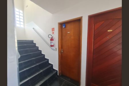 Apartamento para alugar com 46m², 2 quartos e 1 vagaLockbox instalado